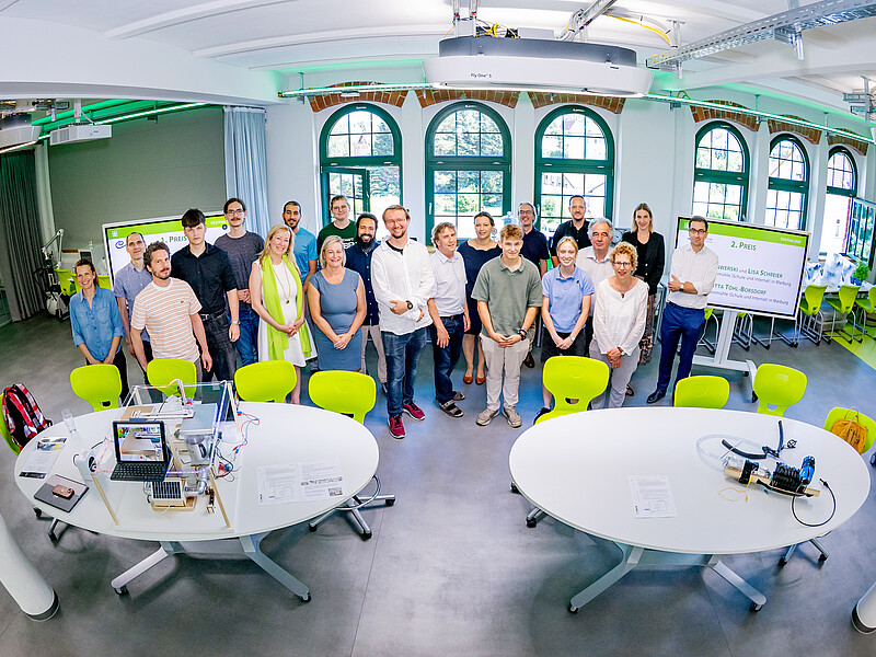 Schülerinnen und Schüler aus ganz Deutschland präsentierten beim DLR-Preis 2026 ihre Schulmodelle zu Hochtemperatur-Wärmepumpen und veranschaulichten deren Bedeutung für eine klimafreundliche Industrie.